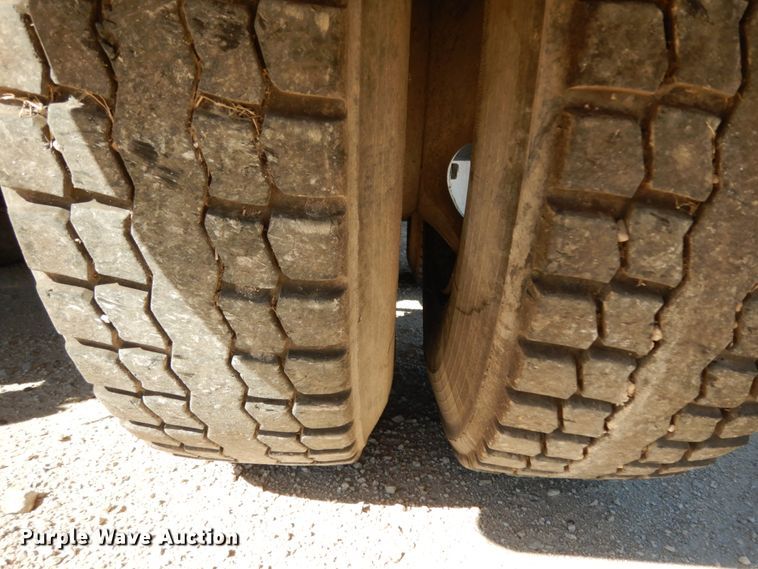 image for item DJ8130 2005 Peterbilt 378  semi truck