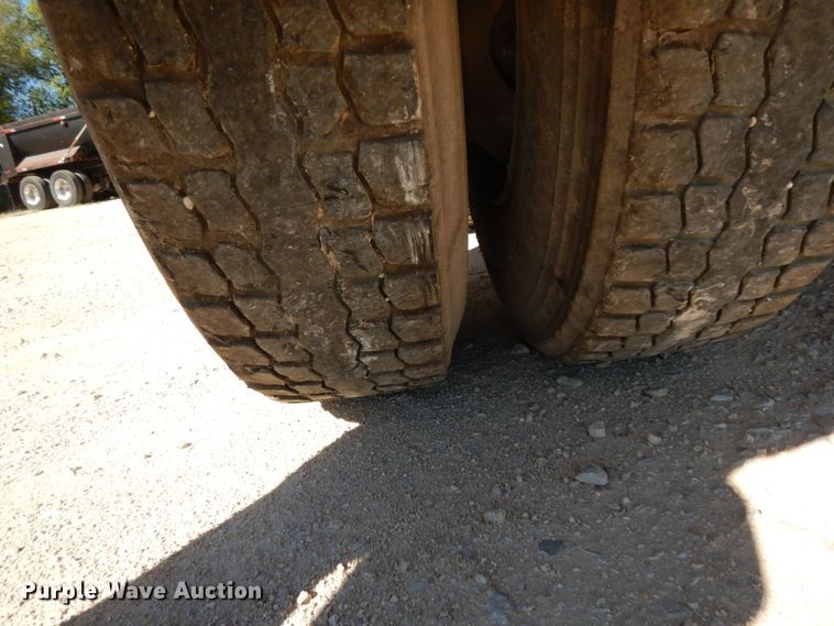 image for item DJ8130 2005 Peterbilt 378  semi truck