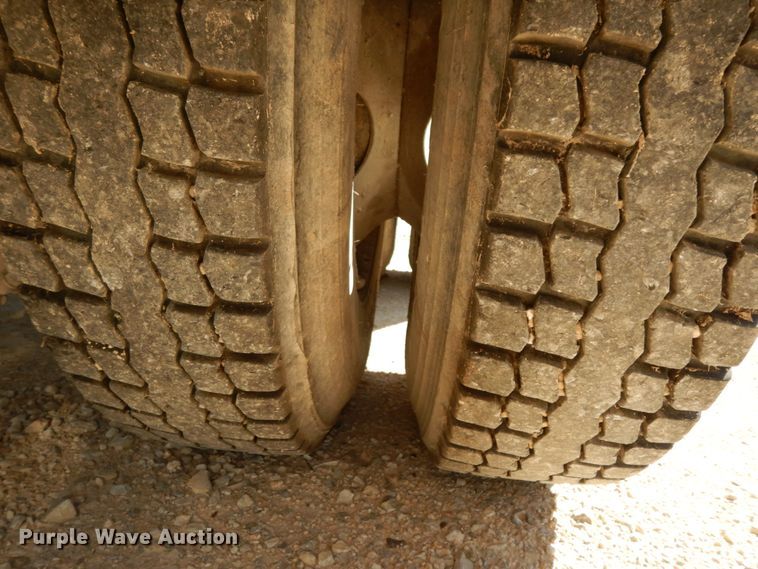 image for item DJ8130 2005 Peterbilt 378  semi truck