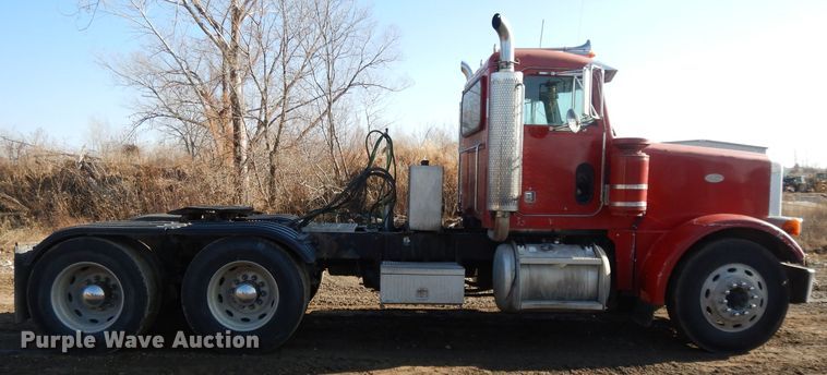 image for item DL2630 2000 Peterbilt 378  semi truck