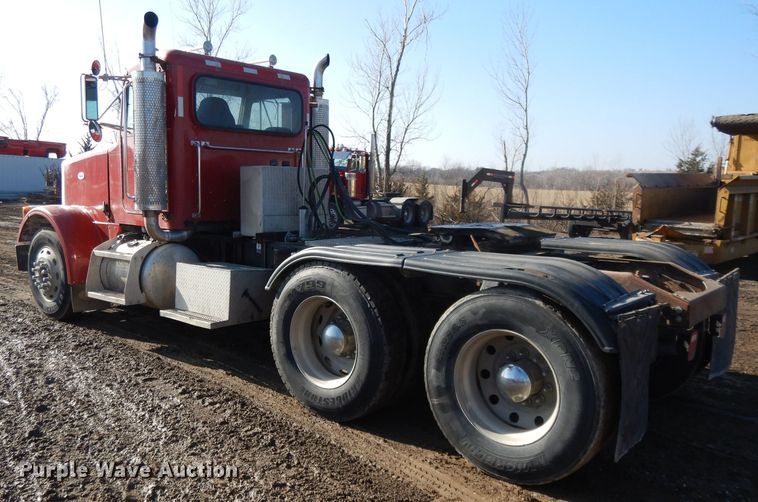 image for item DL2630 2000 Peterbilt 378  semi truck