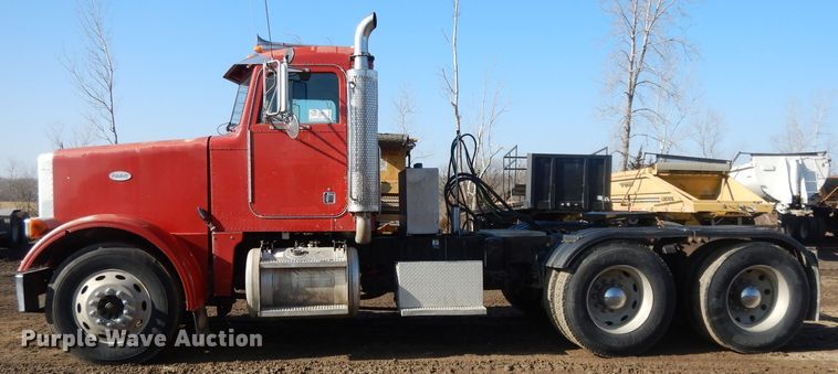 image for item DL2630 2000 Peterbilt 378  semi truck