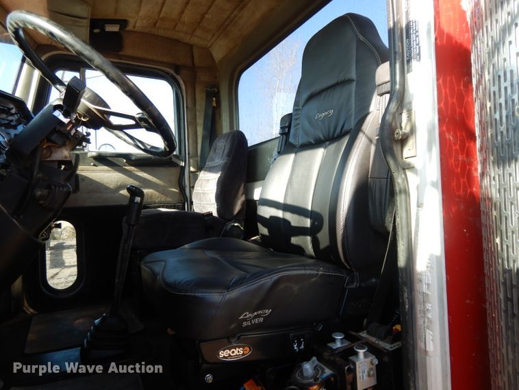 image for item DL2630 2000 Peterbilt 378  semi truck