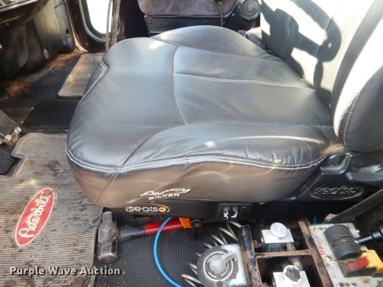 image for item DL2630 2000 Peterbilt 378  semi truck