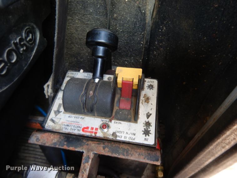 image for item DL2630 2000 Peterbilt 378  semi truck