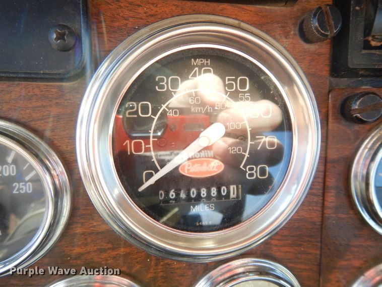 image for item DL2630 2000 Peterbilt 378  semi truck