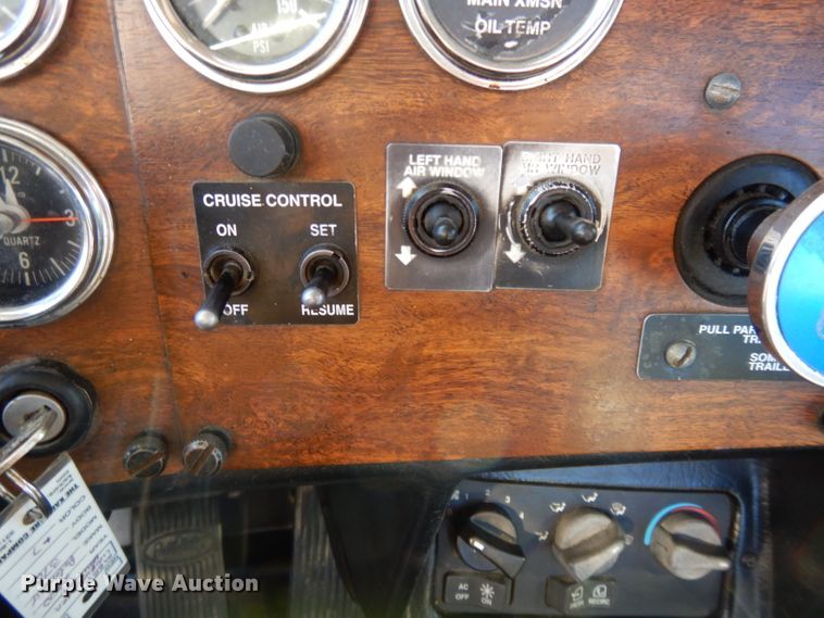 image for item DL2630 2000 Peterbilt 378  semi truck