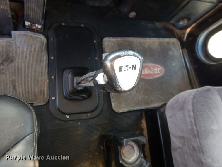 image for item DL2630 2000 Peterbilt 378  semi truck