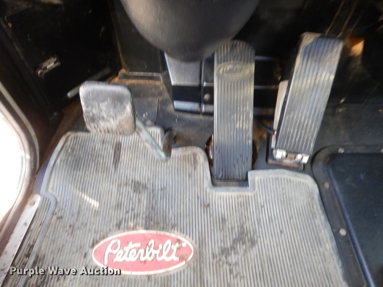 image for item DL2630 2000 Peterbilt 378  semi truck