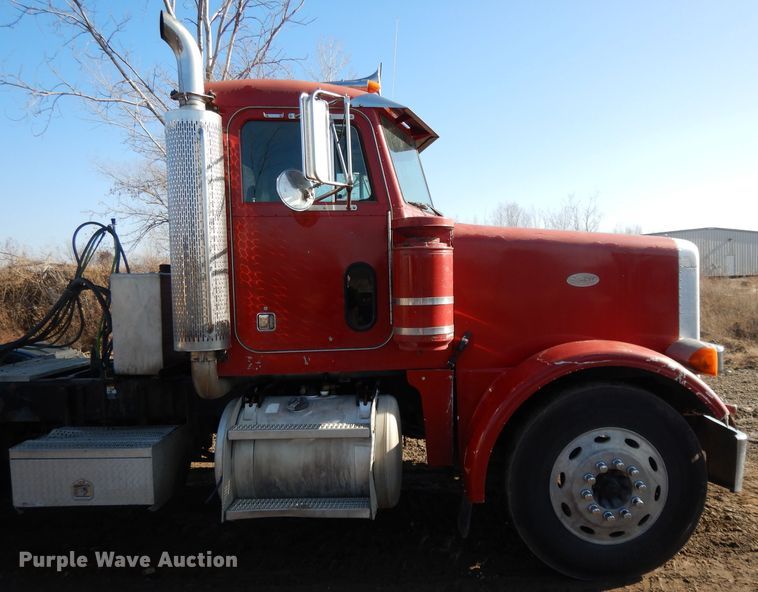 image for item DL2630 2000 Peterbilt 378  semi truck