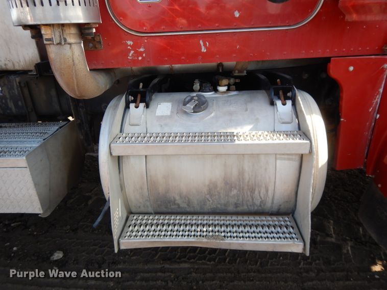 image for item DL2630 2000 Peterbilt 378  semi truck