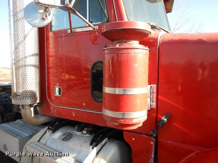 image for item DL2630 2000 Peterbilt 378  semi truck