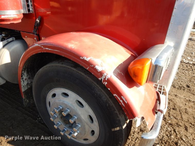 image for item DL2630 2000 Peterbilt 378  semi truck