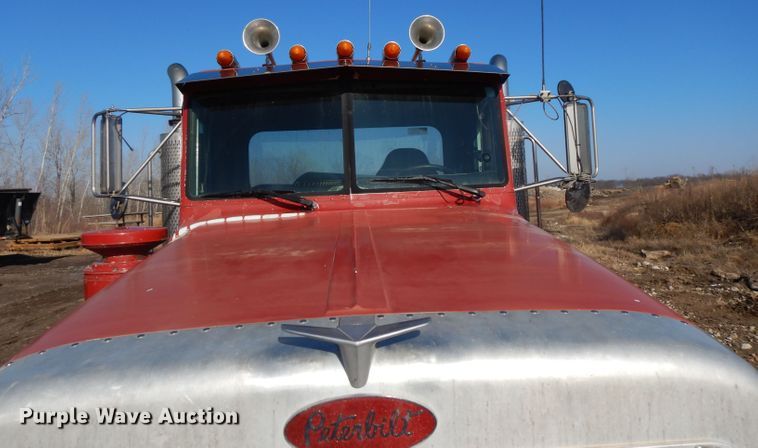 image for item DL2630 2000 Peterbilt 378  semi truck
