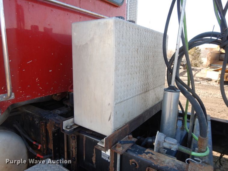 image for item DL2630 2000 Peterbilt 378  semi truck