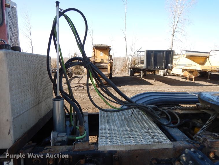 image for item DL2630 2000 Peterbilt 378  semi truck