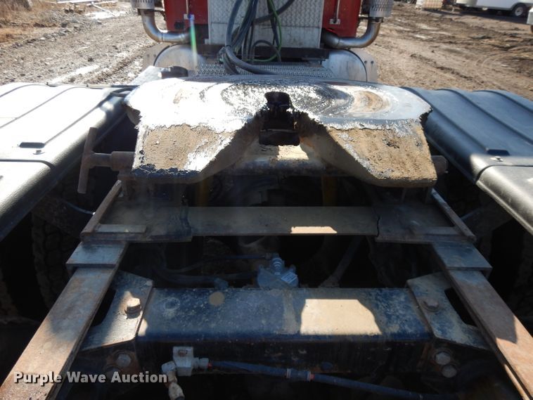 image for item DL2630 2000 Peterbilt 378  semi truck