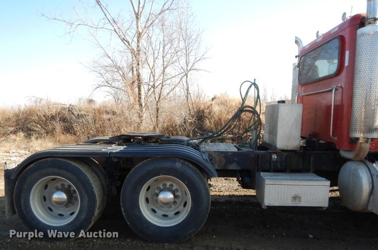 image for item DL2630 2000 Peterbilt 378  semi truck