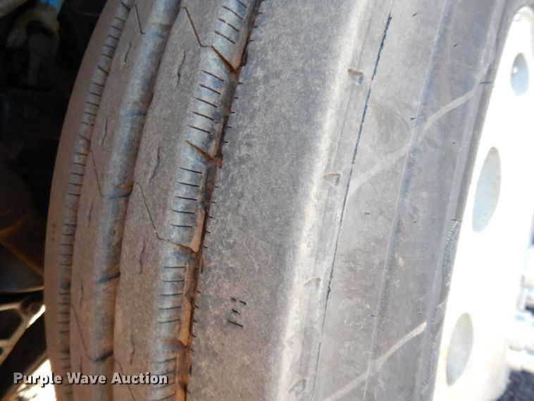 image for item DL2630 2000 Peterbilt 378  semi truck