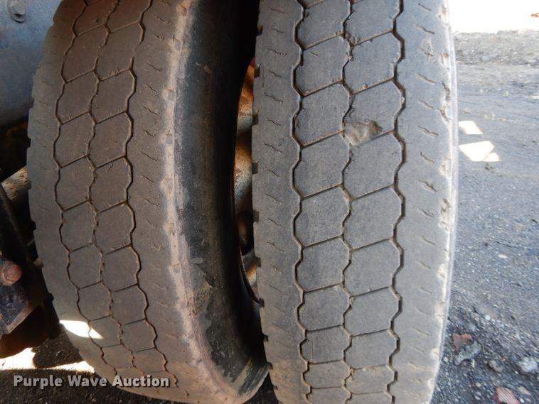 image for item DL2630 2000 Peterbilt 378  semi truck