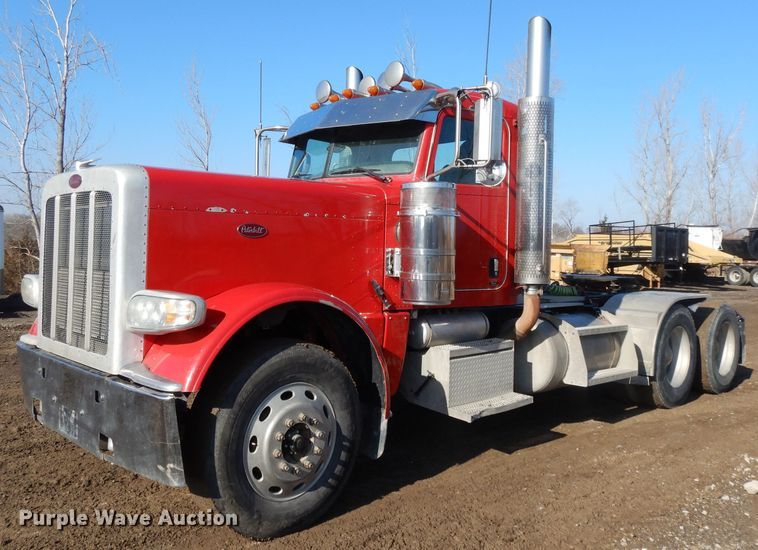 image for item DL2632 2010 Peterbilt 389  semi truck
