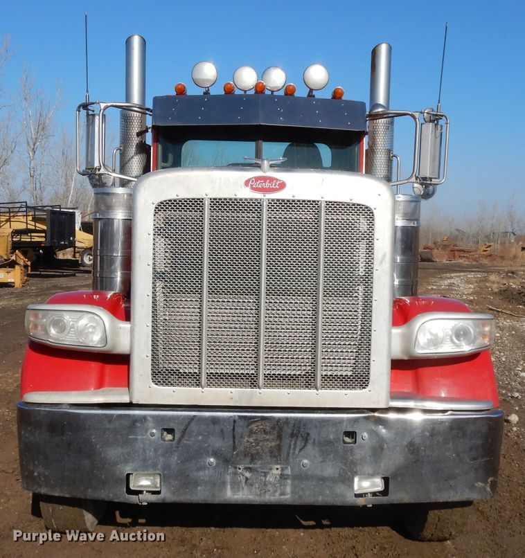 image for item DL2632 2010 Peterbilt 389  semi truck