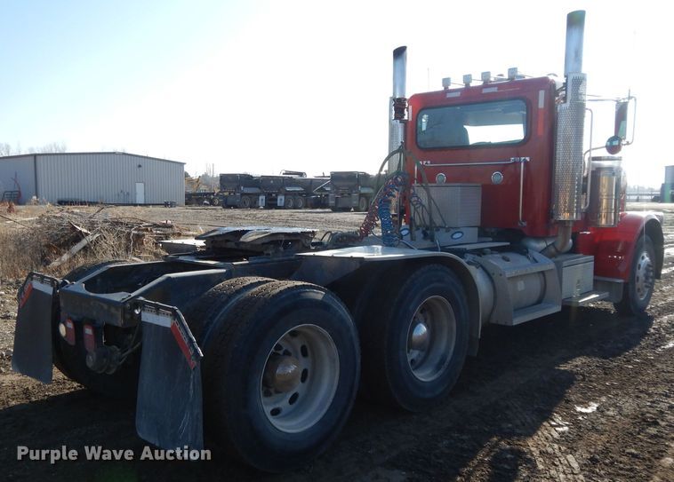 image for item DL2632 2010 Peterbilt 389  semi truck