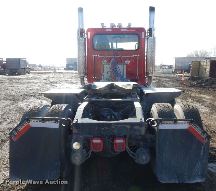 image for item DL2632 2010 Peterbilt 389  semi truck