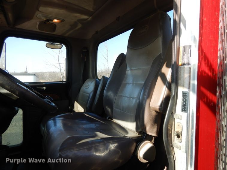 image for item DL2632 2010 Peterbilt 389  semi truck