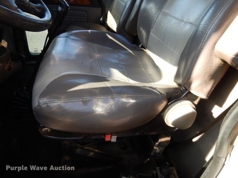 image for item DL2632 2010 Peterbilt 389  semi truck