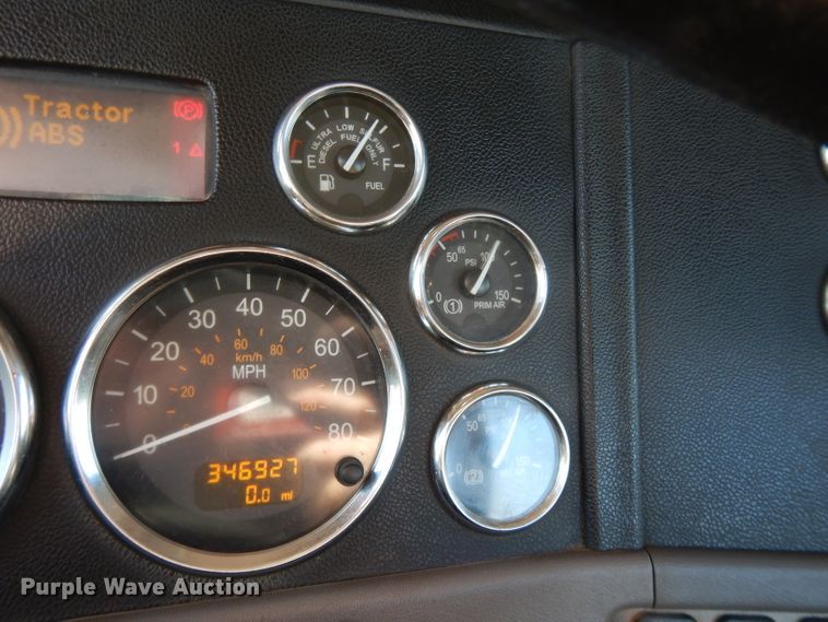 image for item DL2632 2010 Peterbilt 389  semi truck