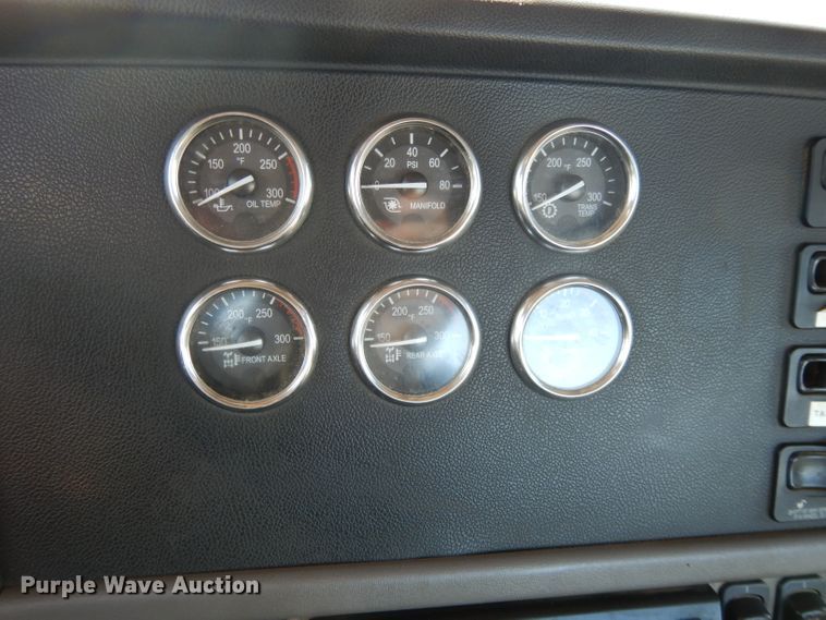 image for item DL2632 2010 Peterbilt 389  semi truck