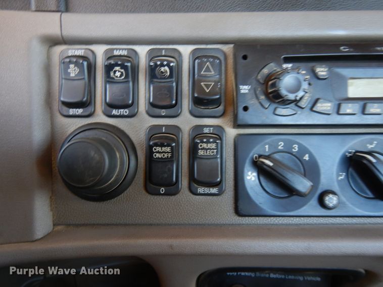 image for item DL2632 2010 Peterbilt 389  semi truck