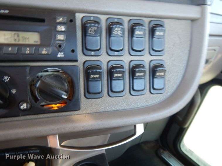 image for item DL2632 2010 Peterbilt 389  semi truck