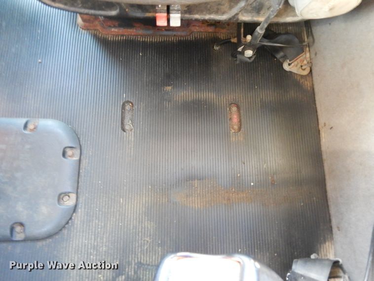 image for item DL2632 2010 Peterbilt 389  semi truck