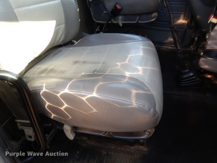 image for item DL2632 2010 Peterbilt 389  semi truck