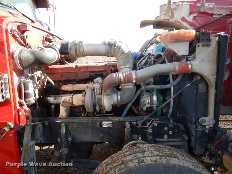 image for item DL2632 2010 Peterbilt 389  semi truck