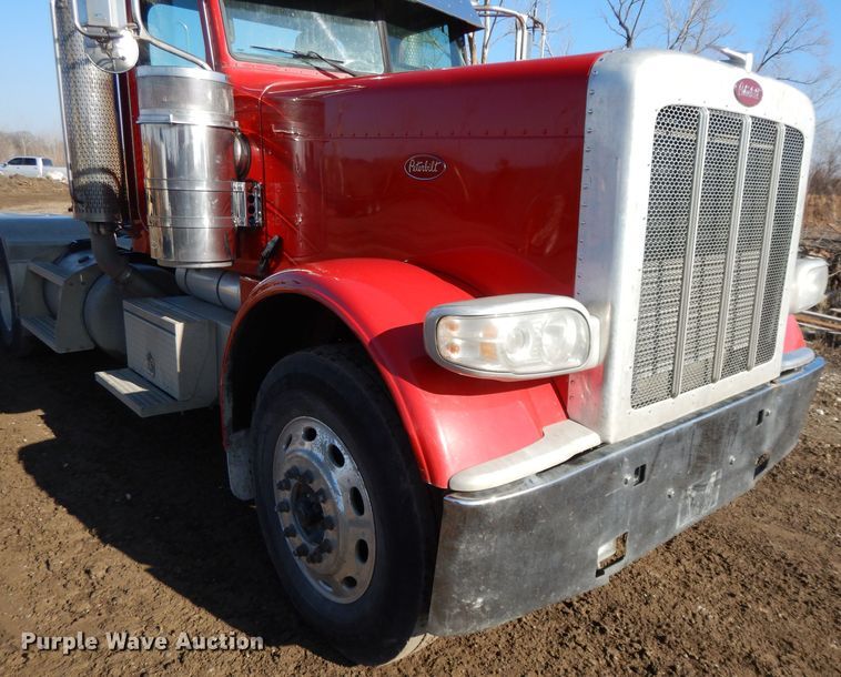image for item DL2632 2010 Peterbilt 389  semi truck