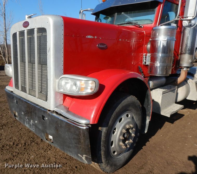 image for item DL2632 2010 Peterbilt 389  semi truck