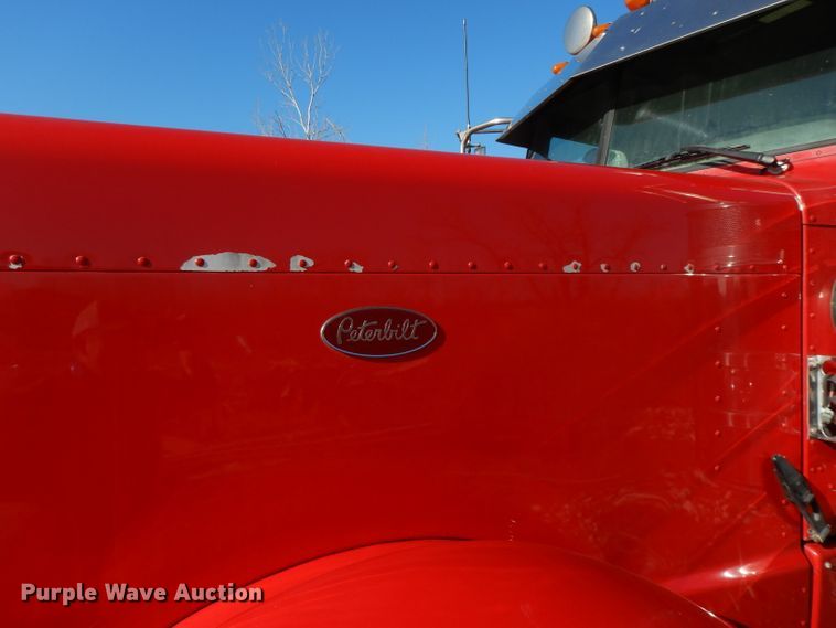 image for item DL2632 2010 Peterbilt 389  semi truck