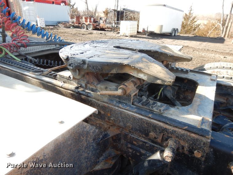 image for item DL2632 2010 Peterbilt 389  semi truck