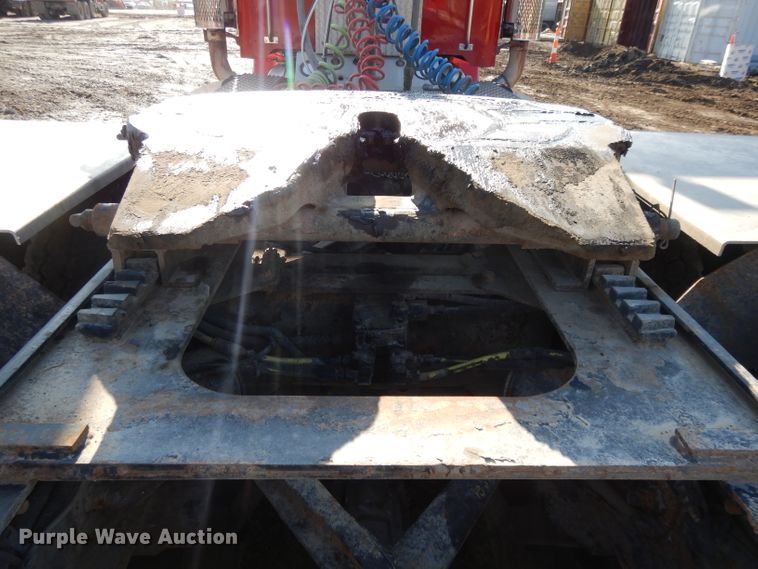 image for item DL2632 2010 Peterbilt 389  semi truck