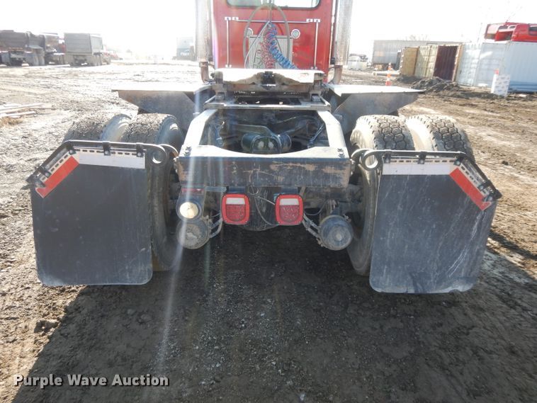 image for item DL2632 2010 Peterbilt 389  semi truck