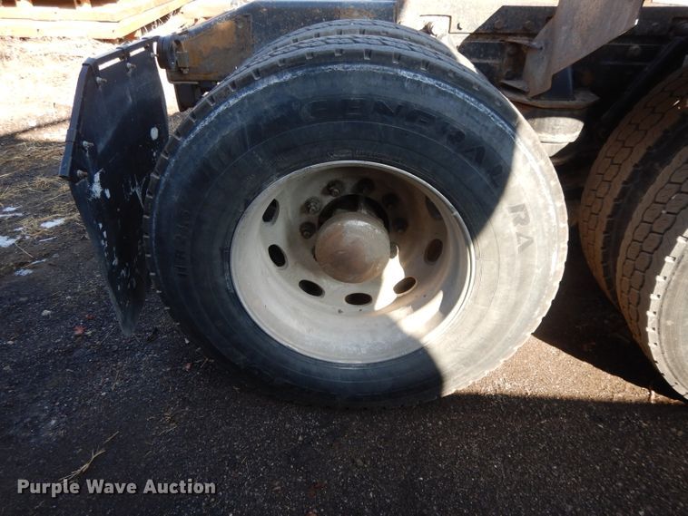 image for item DL2632 2010 Peterbilt 389  semi truck