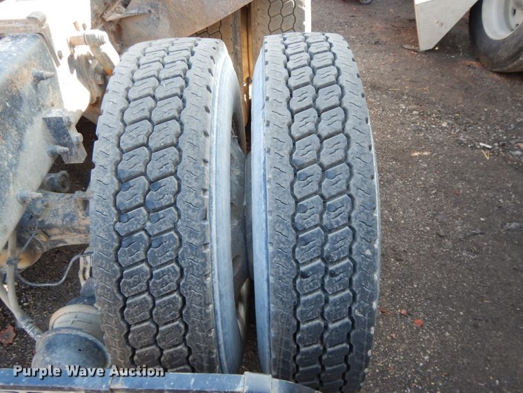 image for item DL2632 2010 Peterbilt 389  semi truck