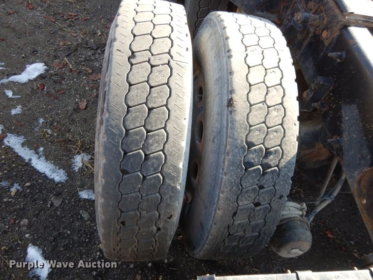 image for item DL2632 2010 Peterbilt 389  semi truck