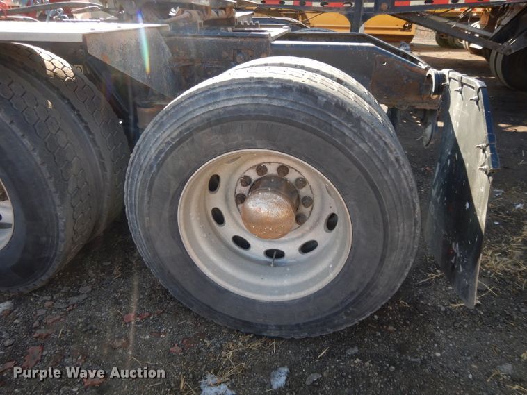 image for item DL2632 2010 Peterbilt 389  semi truck