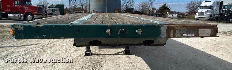 image for item EL9701 2005 Cheetah flatbed trailer