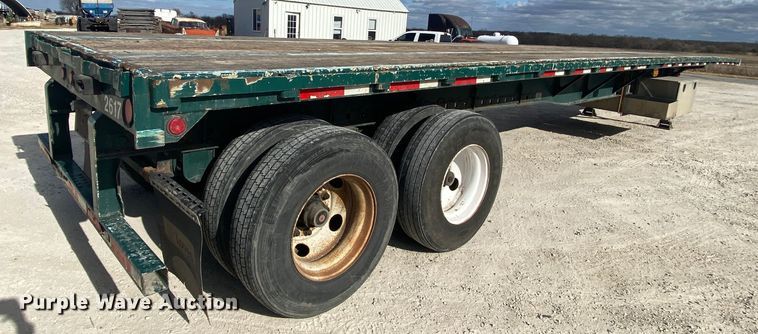 image for item EL9701 2005 Cheetah flatbed trailer