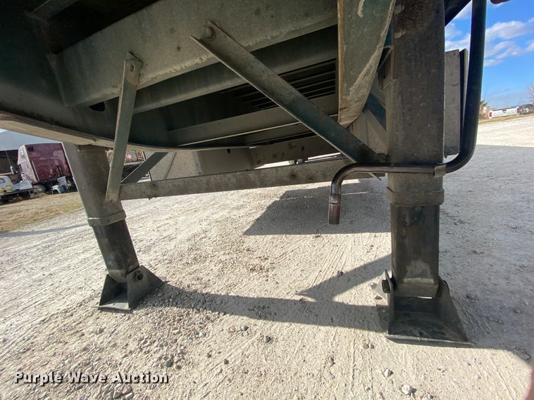 image for item EL9701 2005 Cheetah flatbed trailer